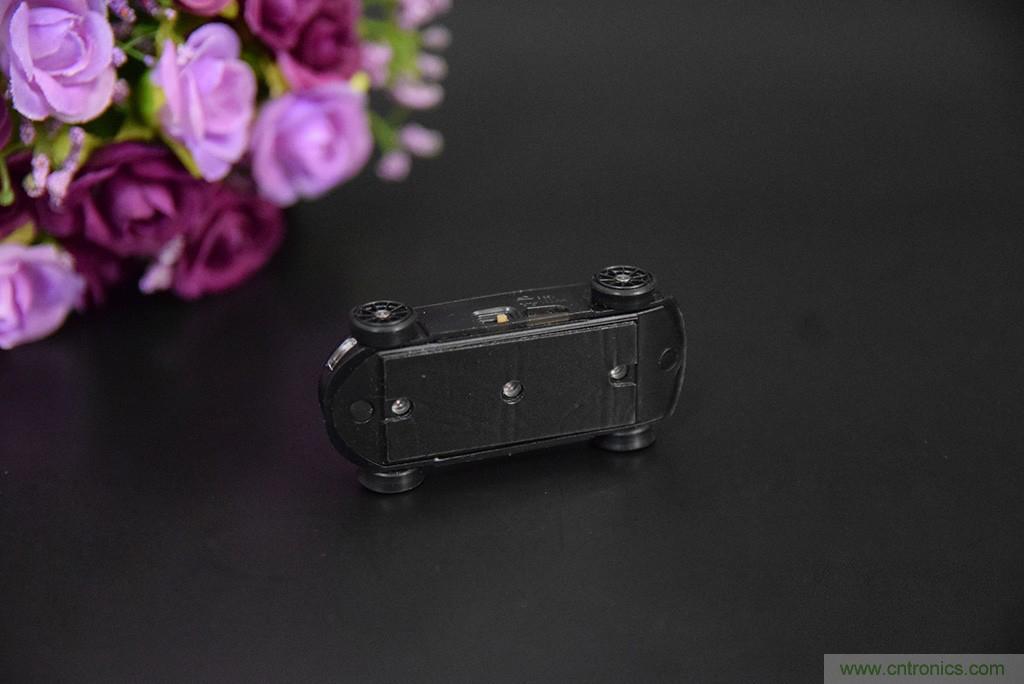 虛擬與現(xiàn)實相結合的飛車游戲,讓你體驗速度與激情的碰撞!