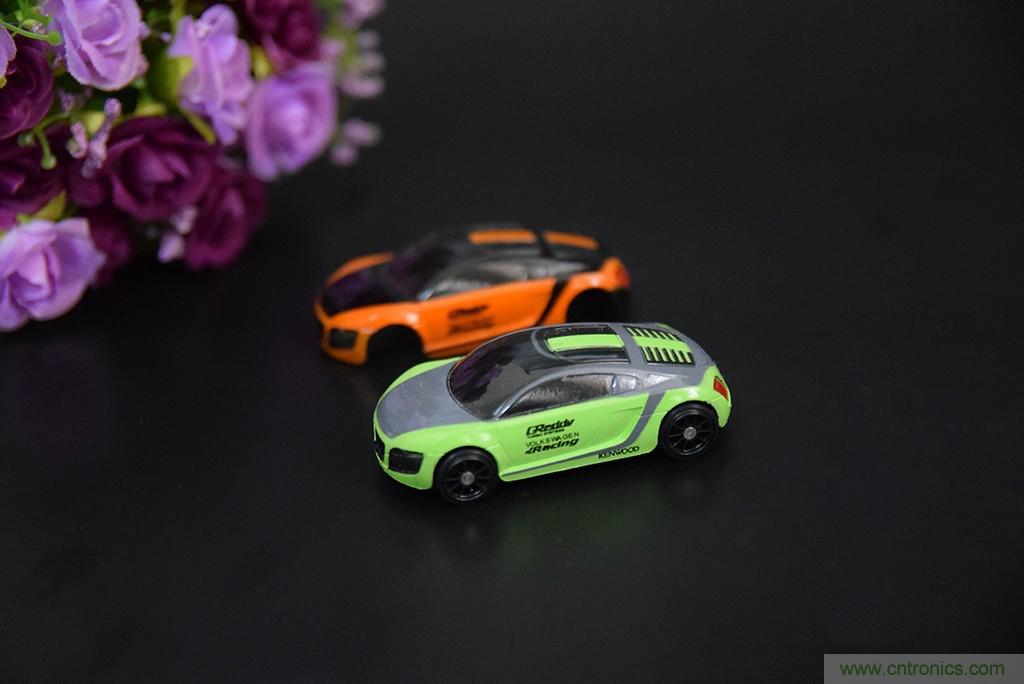 虛擬與現(xiàn)實相結合的飛車游戲,讓你體驗速度與激情的碰撞!