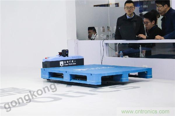 2019慕尼黑上海電子生產(chǎn)設(shè)備展,仙知機器人賦能電子制造物流智能化! 2019慕尼黑上海電子生產(chǎn)設(shè)備展,仙知機器人賦能電子制造物流智能化!